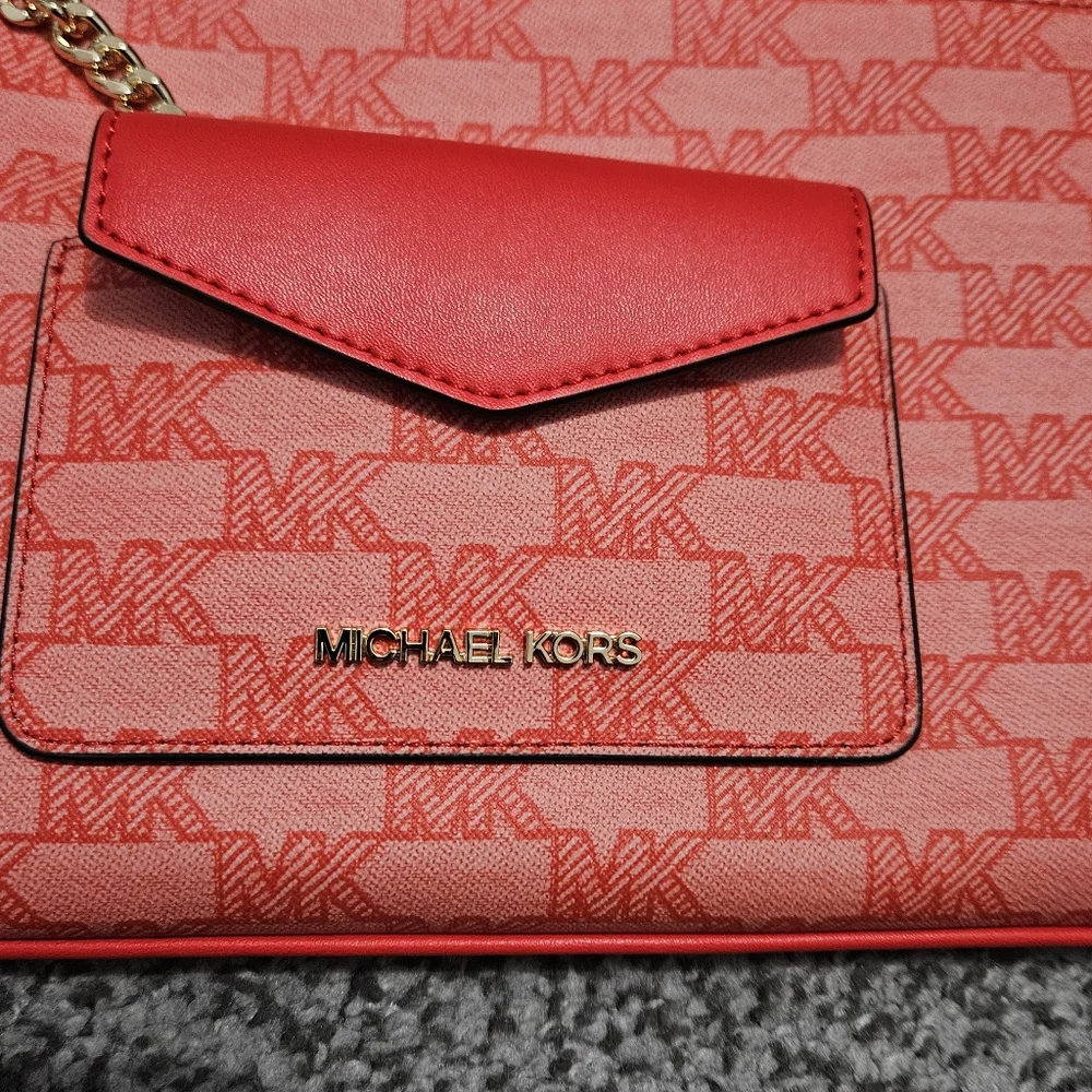 NWT: 2 for 1 - Michael Kors Set (Wristlet and Cardholder)